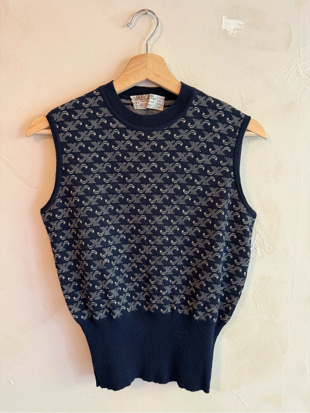 Vintage 70s | Jaeger 100% Wool | Fair Isle Sweater Vest | Made in England